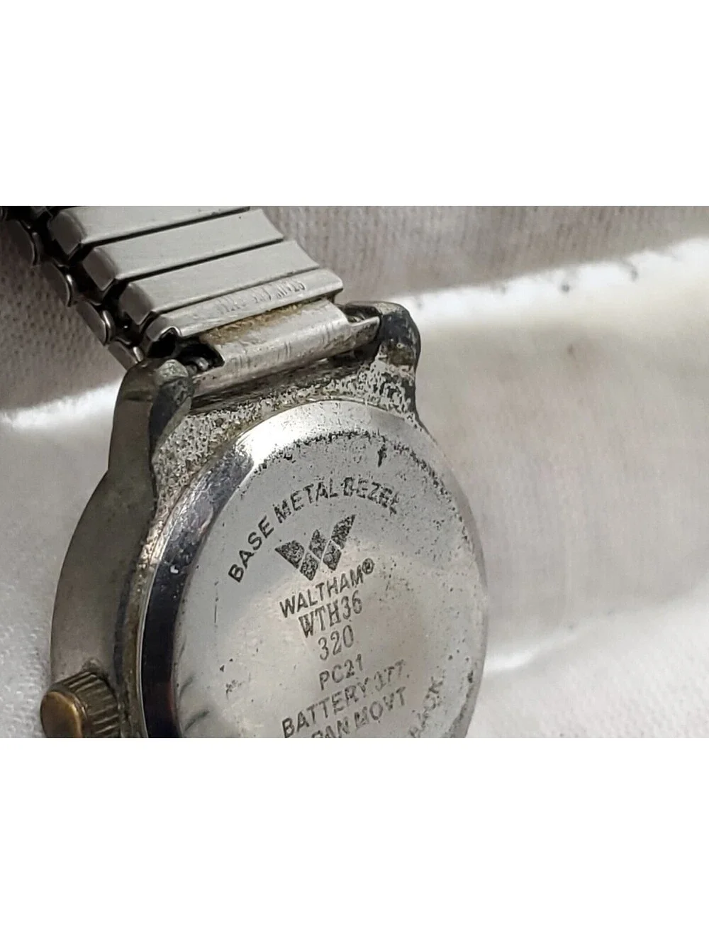 Waltham Quartz Womens Watch New Battery Silver Tone Expandable Band 24mm